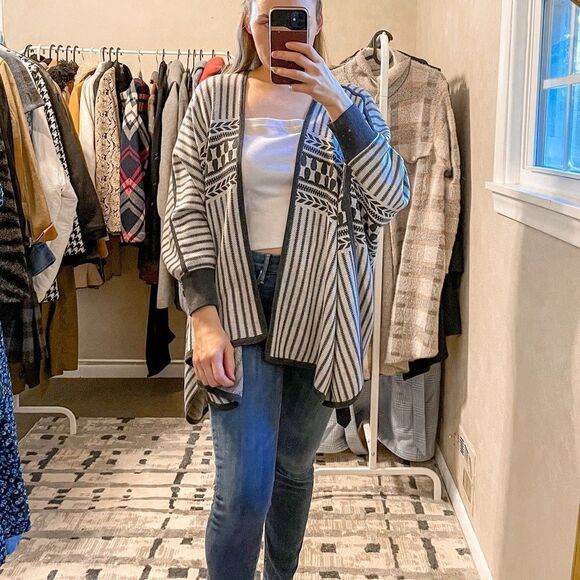 Kit and Ace Solstice Poncho One Size - Picture 6 of 11